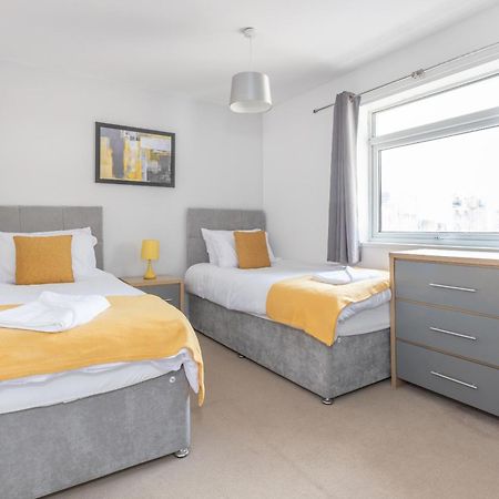 Opp B'Ham - Freshly Refurbished Walls And Carpets! Big Savings Booking 7 Days Or More! Apartman Marston Green Kültér fotó